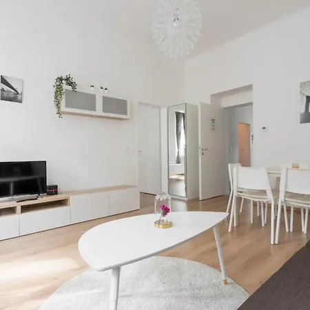 Jaukus Butas Su Dizainerio Renovacija Apartment Vilnius